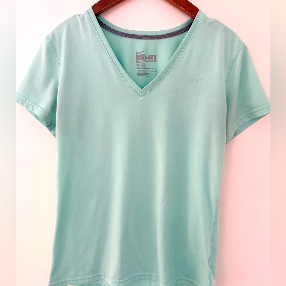 Nike Women’s Tee Shirt Dri-FIT V-Neck Short Sleeve Athletic Mint Green Size L
